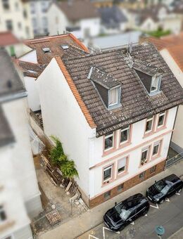 Zentral - Altstadt von Bad Nauheim: Solides Einfamilienhaus, Bj.1900, aktuell vermietet - Bad Nauheim