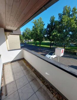 150 qm große Wohnung mit viel Potenzial in einer begehrenden, zentralen Lage von Altenbeken ! - Altenbeken