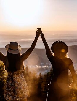 Mehr als nur eine grobe oberflächliche Frauen Freundschaft - Essen