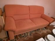 Couch Garnitur: 2(3)sitzer, 2 Sessel, 1 Hocker - Wesseling