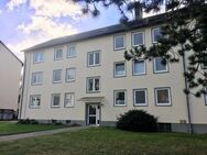 3-Zimmer-EG-Whg. mit kleinem Balkon, Übergabe ohne Böden/Tapeten - Velbert