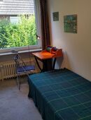 Bewohnerin, 18+ Jahre alt, für 1 möbliertes WG-Zimmer 10 qm, ruhige Lage, in 4-Zimmer Wohnung in 22457