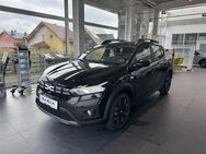 Dacia Sandero, Stepway TCe 90 Expression, Jahr 2022 - Radeberg