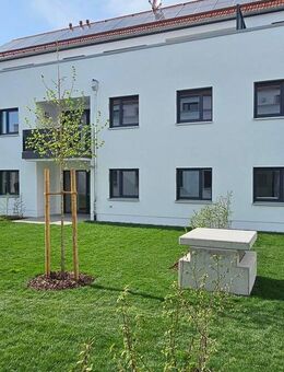 Großzügige 3 Zimmer Wohnung mit Balkon, Zentrumsnah in Neumarkt - Neumarkt (Oberpfalz)