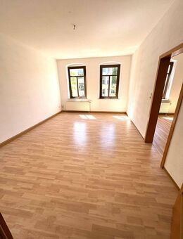 ==2-Zimmerwohnung mit großzügigem Schnitt, Garage & Tageslicht Bad == - Gera