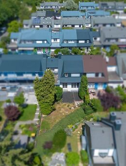Wohnen in Bestlage! Gepflegtes Reihenmittelhaus mit Garten & Tiefgarage - Reutlingen
