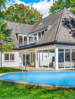 Exklusive Villa mit Außenpool in bester Lage Oberneulands - Bremen