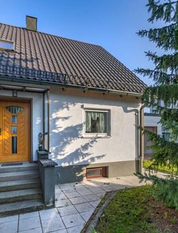SOPART IMMOBILIEN - Charmante, kleine DHH auf großem sonnigen Grundstück - sanieren oder neu bauen! - Germering