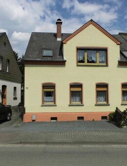Teilsaniertes EFH mit Grundstück, Zufahrt, Garage und Werkstatt in ländlicher Lage zu verkaufen! - Heinsdorfergrund