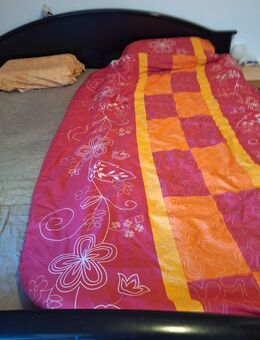 Doppelbett mit Matratzen und Lattenrosten - Dietzenbach