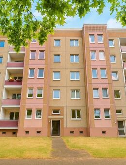 Einziehen und wohlfühlen: Stilvolle 3-Zimmer Wohnung mit Raum zum Leben - Magdeburg