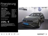 VW T-Roc, 1.5 TSI Life Park, Jahr 2023 - Wiesbaden