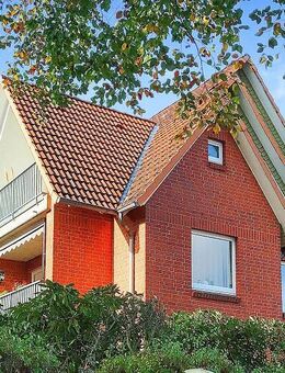 Eindrucksvolle 4-Zimmer-Endetagen Wohnung mit Balkon & TG-Stellplatz in zentraler Lage von Mölln! - Mölln (Schleswig-Holstein)