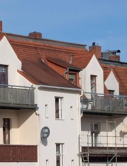 Kapital gut angelegt! Vermietete DG Wohnung mit 7 Zimmern und 2 Balkonen sowie Gäste WC - Görlitz