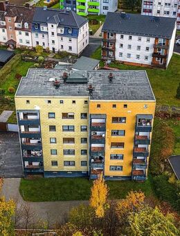 Kapitalanlage mit Potenzial: 15 Wohnungen, Aufzug & Garagen inklusive - Selb