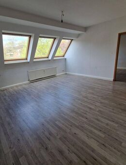 So gemütlich - schöne 2-Zimmer-Wohnung im Dachgeschoss - Gelsenkirchen