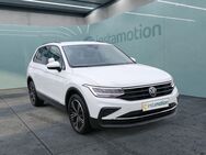 VW Tiguan, 2.0 TDI Life, Jahr 2022 - München