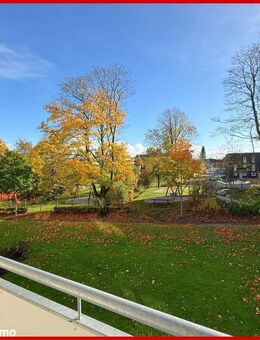 Zentral, aber dennoch ruhig gelegen - komfortable 4-Zimmer-Wohnung mit Balkon im Herzen Schleswigs - Schleswig