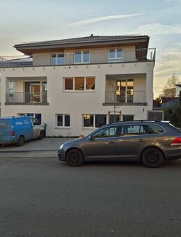 BETREUTES WOHNEN: Traumhafte & große 3 Zimmer-Wohnung mit zwei Balkonen - Erstbezug! - Gärtringen