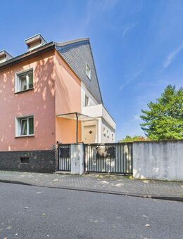 Platz satt! Geräumige Doppelhaushälfte am Stadtrand von Düren.. - Düren