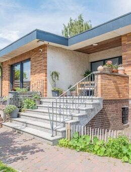 RESERVIERT - Moderner Wohntraum auf großzügigem Eckgrundstück - stilvoller Flachdachbungalow in Drochtersen - Drochtersen