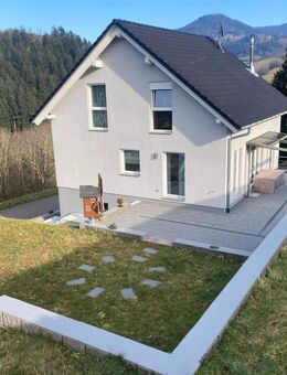 Junges freistehendes Haus mit Garage - Bad Peterstal-Griesbach