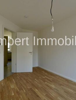 Dachgeschosswohung mit Terrasse und Tiefgaragenstellplatz in WI-Biebrich - Wiesbaden