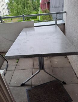 Gartentisch zu verschenken selbstabholer - München Milbertshofen-Am Hart
