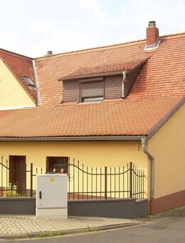 Ein.- bis Zweifamilienhaus mit Terrasse, Garten u. Nebengebäuden - Limeshain