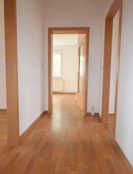3-Raumwohnung mit Balkon und Badewanne! - Riesa
