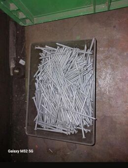 Nägel anzubieten - Markneukirchen