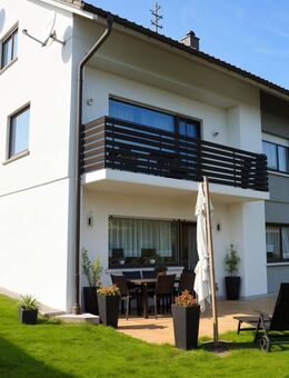 Wohnen im Grünen - Modernisiertes attraktives Zweifamilienhaus - Aglasterhausen