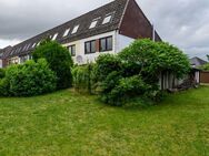 Großburgwedel - Frisch renoviertes Reihenendhaus auf 680 m² Grundstück mit 2 Garagen - Einziehen und Wohlfühlen! - Burgwedel
