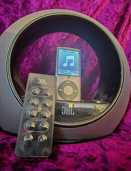 iPod Nano (4. Generation, 8 GB) und JBL Radial micro Dockingstation - Bischoffen