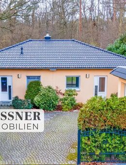 Direkt am Wald! Idyllischer Bungalow mit Einliegerwohnung, Garage & Sauna - Falkensee
