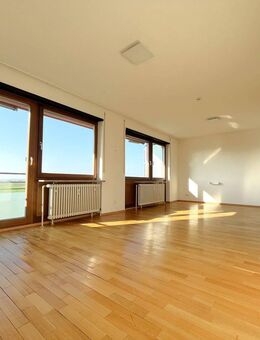 Helle 2- Zimmer- Wohnung mit schönem Blick, Aussenstellplatz und Kellerabteil - Ostfildern