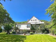 Stilvolle 11-Zi. Villa auf sonnigem 1845 qm Traumgrundstück, TOP Lage, Ein- Zweifamilienhaus, mit PV- Anlage, 3 Garagen ... - Grenzach-Wyhlen