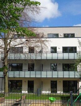 Schöne Neubau-Erdgeschosswohnung mit eigenem Garten und großer Terrasse! - Köln