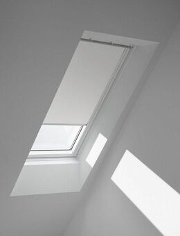 Verdunklungsrollo DKL SK10 1025SWL, VELUX, verdunkelnd, ohne Bohren, in Führungsschienen, VELUX »Pick & Click!«, weiße Führungsschienen & Griffleiste