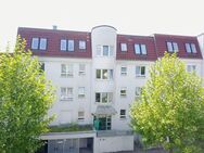 Helle 3-Zimmer Dachgeschosswohnung mit Südbalkon und Tiefgaragen-Stellplatz - Ludwigsburg