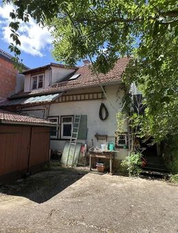 Eine Doppelhaushälfte in Ballstädt zum Ausbau - mit naturbelassenem Garten für Tierhaltung - Ballstädt