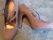 Taupe farbene Absatzschuhe (Pumps) - wenig getragen - Teising
