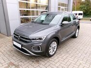 VW T-Roc, 1.5 TSI Style Style, Jahr 2023 - Oyten