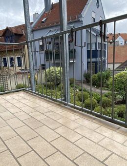 Gepflegte Wohnung in zentraler Lage von Treuchtlingen mit Aufzug - Treuchtlingen