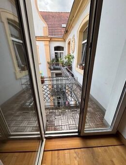 KS-Vorderer Westen Altbauflair: 3 Zimmer, Küche, Bad- Whg., 1 Balkon - Kassel