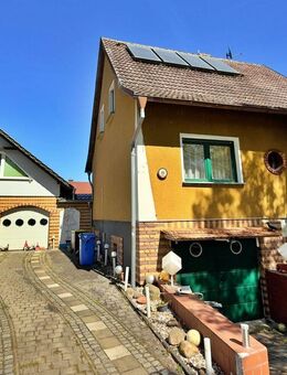 Modernisiertes massiv gebautes Einfamilienhaus mit Keller, Wintergarten, Nebengebäude + Doppelcarp. - Altlandsberg