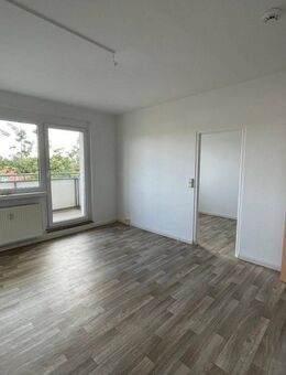 Ideal für Singles oder Pärchen! Gemütliche 2-Zimmer-Wohnung mit Balkon! - Halberstadt