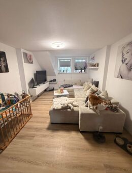 Schicke 4-Raum-Maisonette-Wohnung mit Pkw-Stellplatz! - Hohenstein-Ernstthal