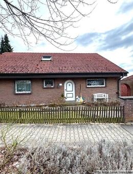 Freistehendes Einfamilienhaus mit Stil in ruhiger Ortsrandlage von Nürtingen - Nürtingen