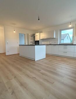 Erstbezug!!! - Neuwertige 3,5 Zimmer-Wohnung mit Balkon zur Vermietung in Weiden - Hammerweg - Weiden (Oberpfalz)